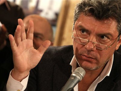 Блогер Максим Перевалов подал в суд на Бориса Немцова