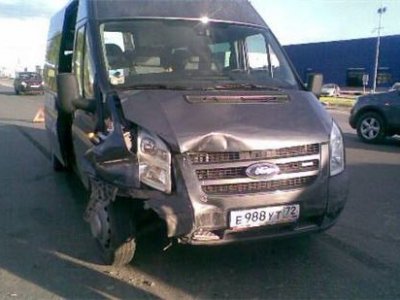 Под Ульяновском микроавтобус столкнулся с автомобилем один человек погиб