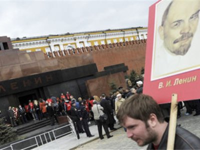 Зюганов заявил, что коммунисты не допустят захоронения Ленина