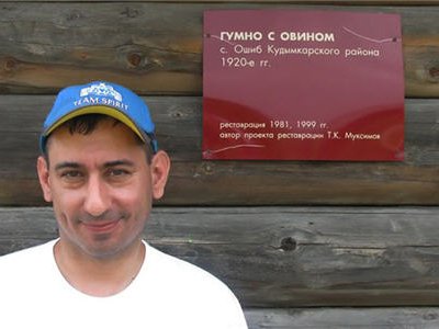 Известный блогер Джафар Хашимов выпал из окна своей квартиры в Москве