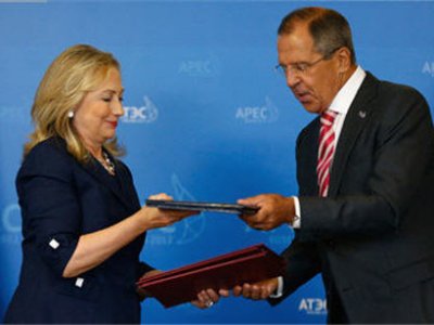 Сергей Лавров и Хиллари Клинтон подписали меморандум о сотрудничестве в Ант ...