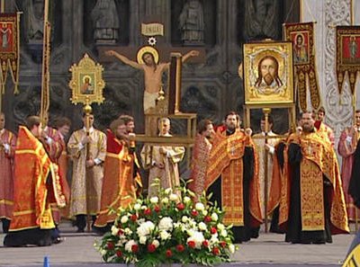 Приезжий из Санкт-Петербурга облил чернилами икону в храме Христа Спасителя в Москве