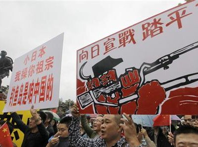 Для усмирения демонстрантов в Китае стражи порядка применяли слезоточивый газ