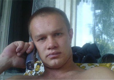 Пьяный водитель на «Крауне» протаранил остановку в Москве