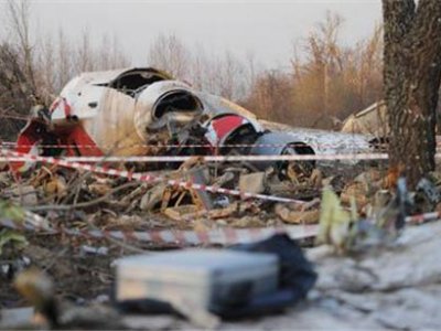 Личности двух жертв авиакатастрофы под Смоленском были похоронены не под св ...