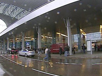 В столичном аэропорту «Шереметьево» ремонтируют взлетно-посадочную полосу В ...