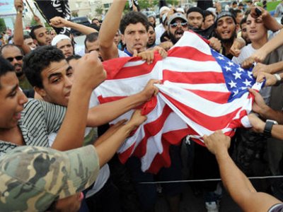 Нападавшим на американское посольство в Тунисе может грозить смертная казнь