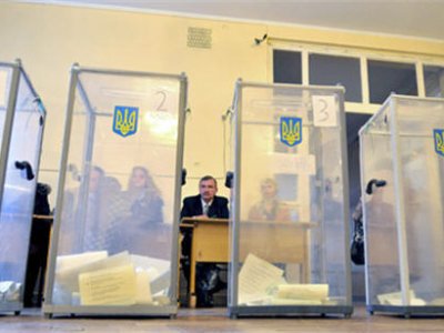 Украина вопреки прогнозам пессимистов из оппозиции активно избирает будущих парламентариев
