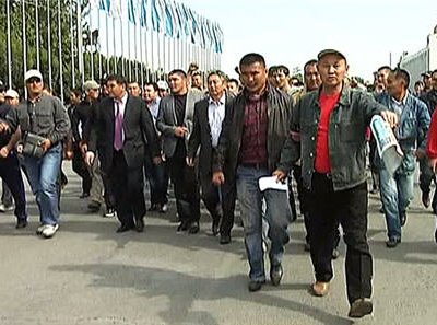 В Киргизии провалился бетонный пол в туалете — четыре человека погибли