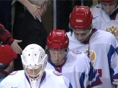 Молодежная сборная России по хоккею уступила во второй игре в Канаде