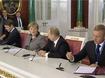 Лидеры России и Германии встретились в рамках традиционного «Петербургского диалога»