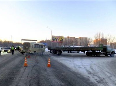 На нерегулируемом перекрестке в Оренбурге 4 марта в ДТП пострадали 6 челове ...