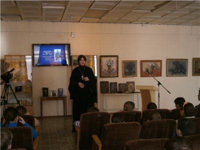 В МВК Новотроицка выставка православной литературы «Встреча с православной книгой»
