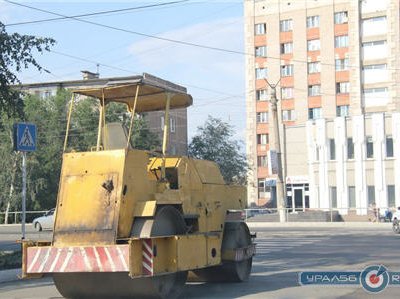 МУП «Дорожник» уже приступил к ямочному ремонту автомагистралей города Орск ...