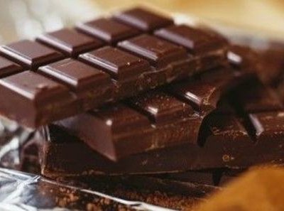 36-летний житель Оренбурга похитил из магазина 21 плитку шоколада и 2 пакет ...