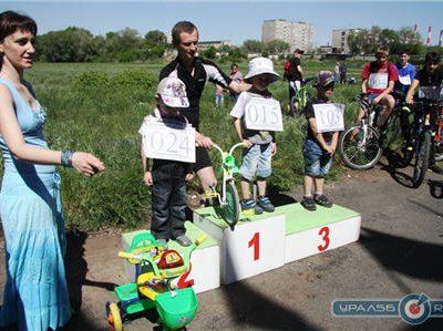 В Орске на стадионе «Зенит» прошел турнир по кольцевым велогонкам