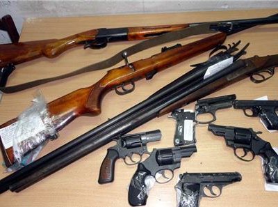 МОМВД РФ «Гайский» продолжает приём незаконно хранящегося у населения оружи ...