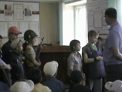 На школьных каникулах полицейские МО МВД «Октябрьский» проводят встречи с учащимися