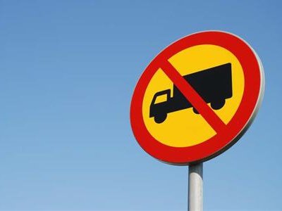 С 1 июня по 31 августа в Оренбуржье дневное ограничение на движение грузовиков