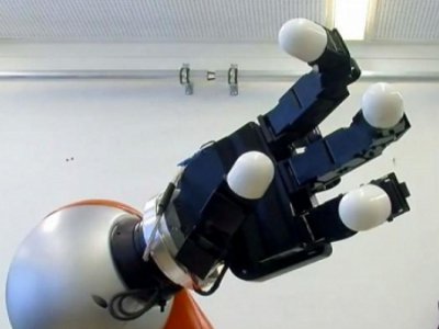 Инженеры показали прототип супербыстрой роборуки