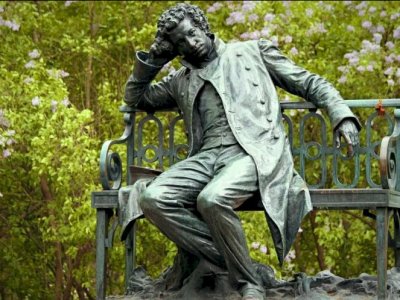 Топ 20 памятников Пушкину